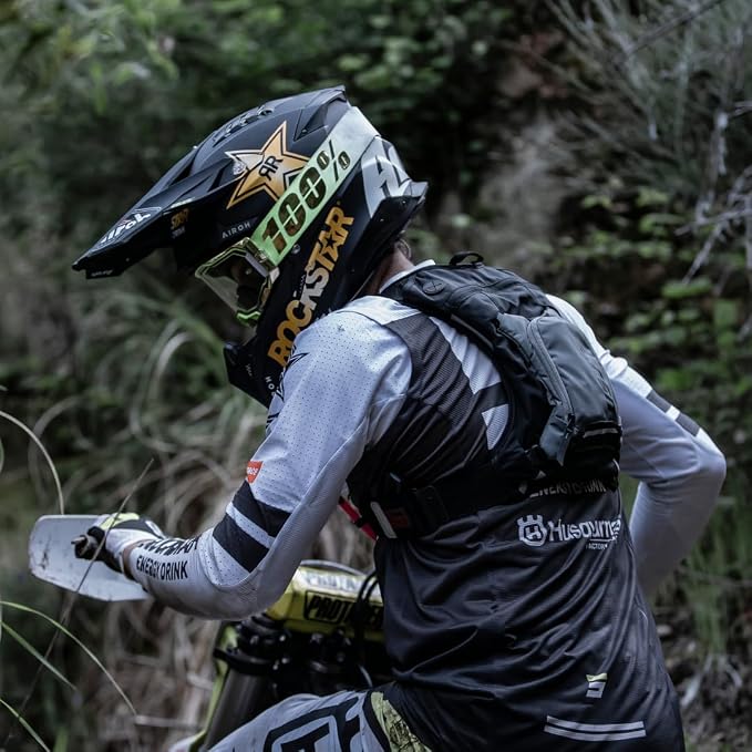 USWE Outlander Hydration Pack - Image 8