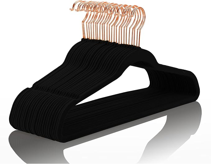 MIZGI Premium Velvet Hangers Heavy Duty- Non Slip by MIZGI